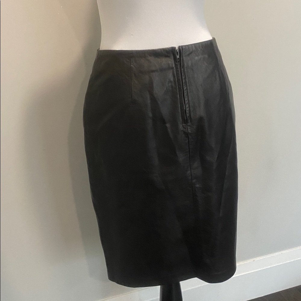 Danier Black Leather Pencil Skirt Side Slit Size 6 Knee Length - Picture 11 of 16